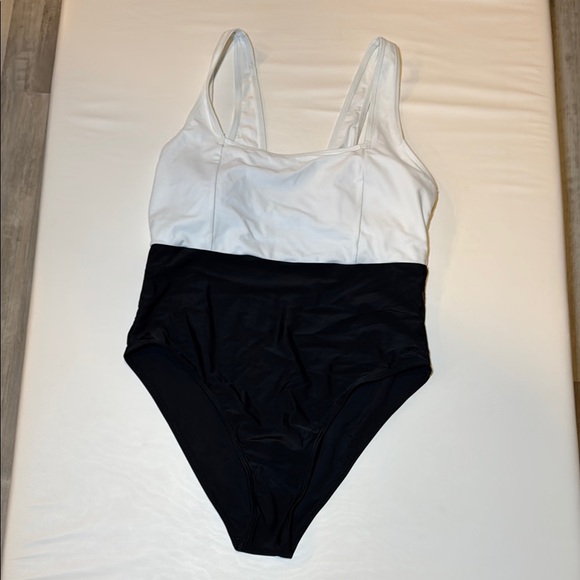 SHEIN Other - SHEIN Woman’s One-Piece Black and White Swimsuit Size XL